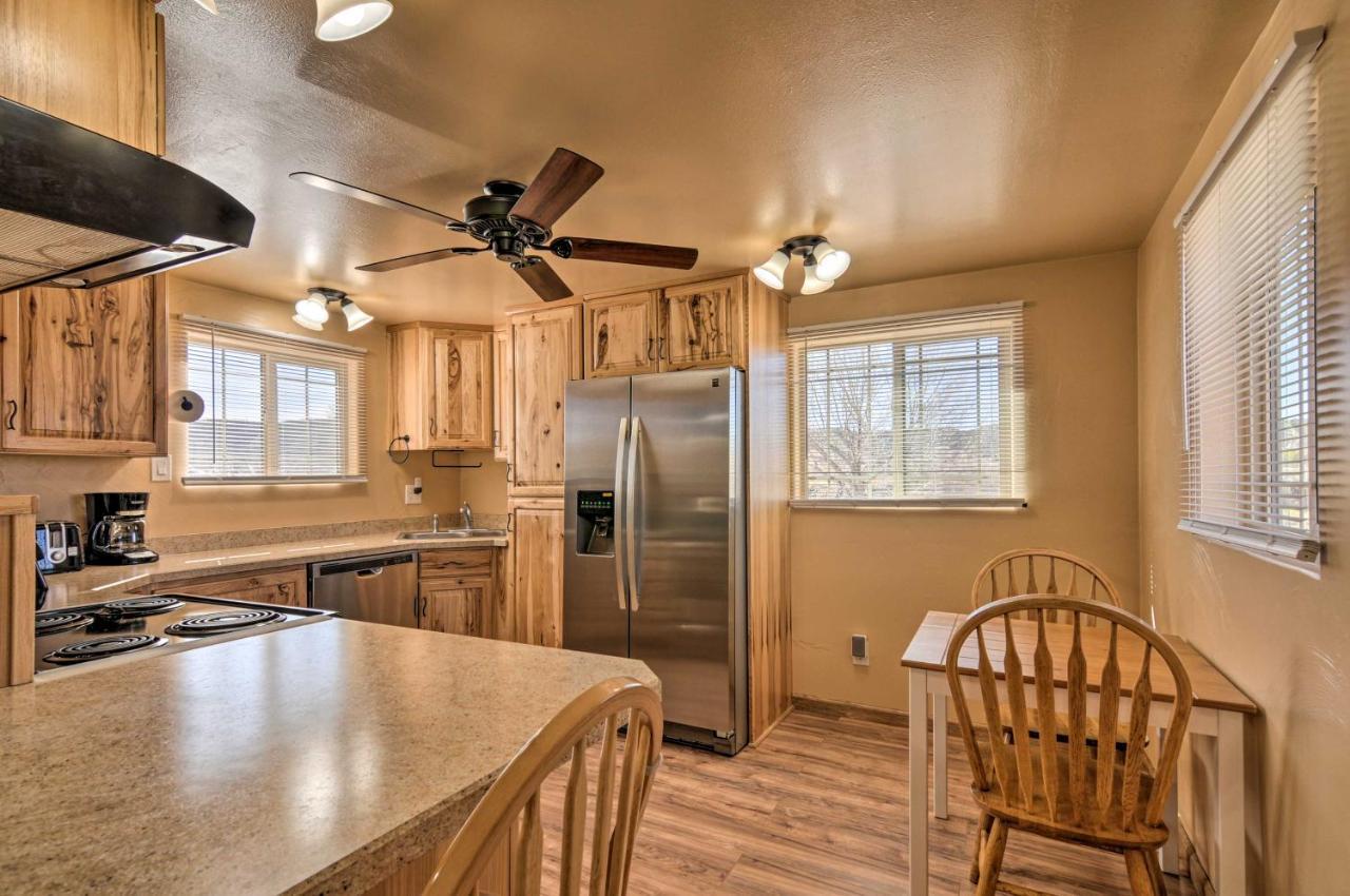Cozy Home With Canyon Views 2 Mi To Grand Staircase Henrieville Exterior foto